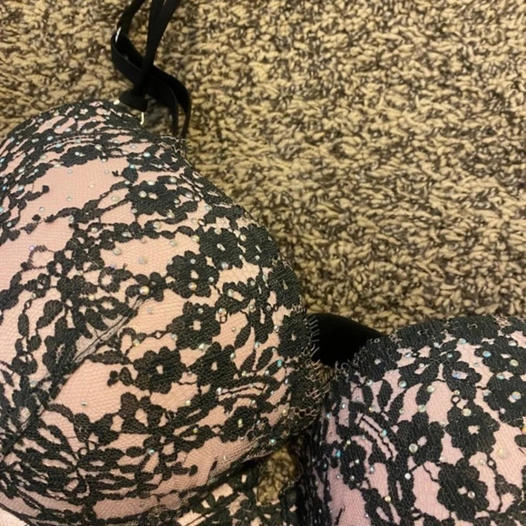 Victoria’s Secret Bling Rhinestone Lace Black & Pink Push-Up Bra - Picture 3 of 6